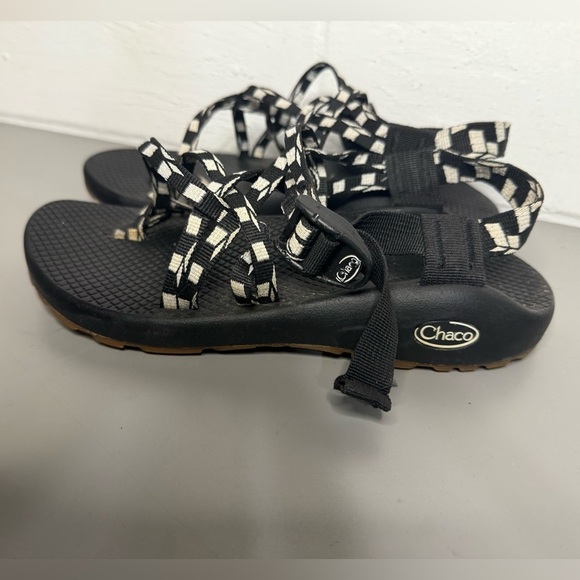 Chaco Monochrome Strappy Sandals - Picture 1 of 6